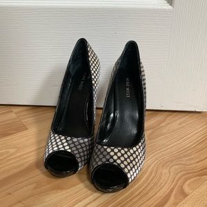 size 8, Nine West peep toe satin heels